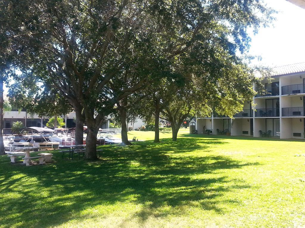 Vista Inn Lake Tarpon Palm Harbor Buitenkant foto