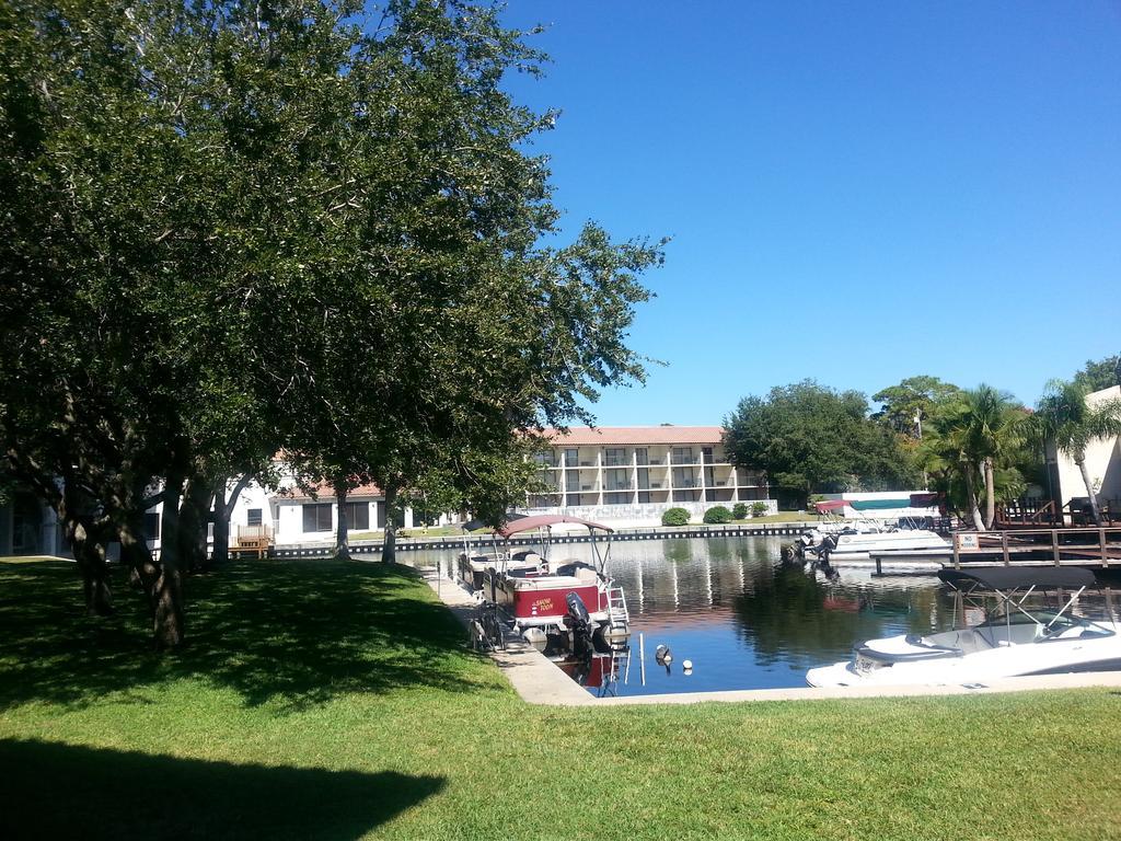 Vista Inn Lake Tarpon Palm Harbor Buitenkant foto
