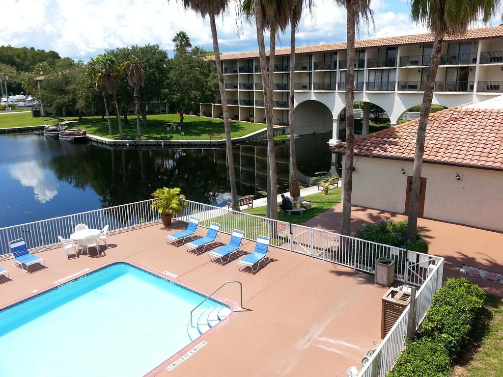 Vista Inn Lake Tarpon Palm Harbor Buitenkant foto