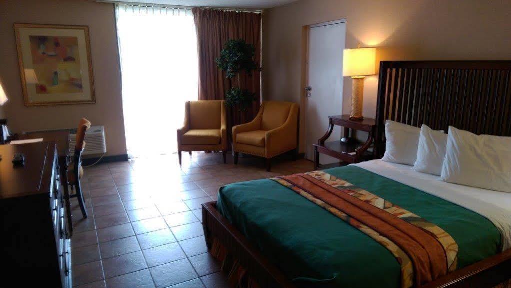 Vista Inn Lake Tarpon Palm Harbor Buitenkant foto