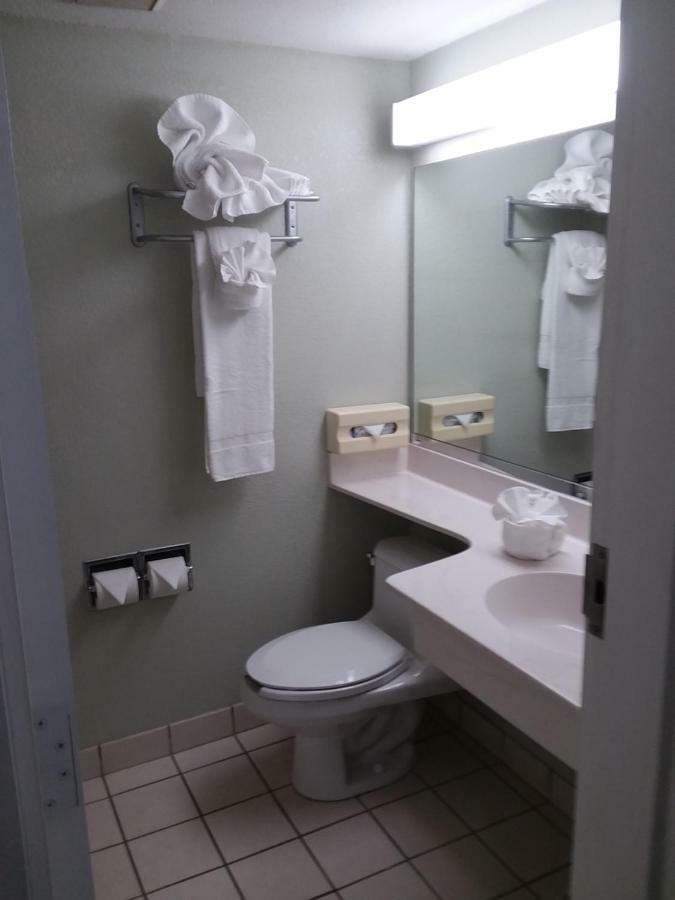 Vista Inn Lake Tarpon Palm Harbor Buitenkant foto